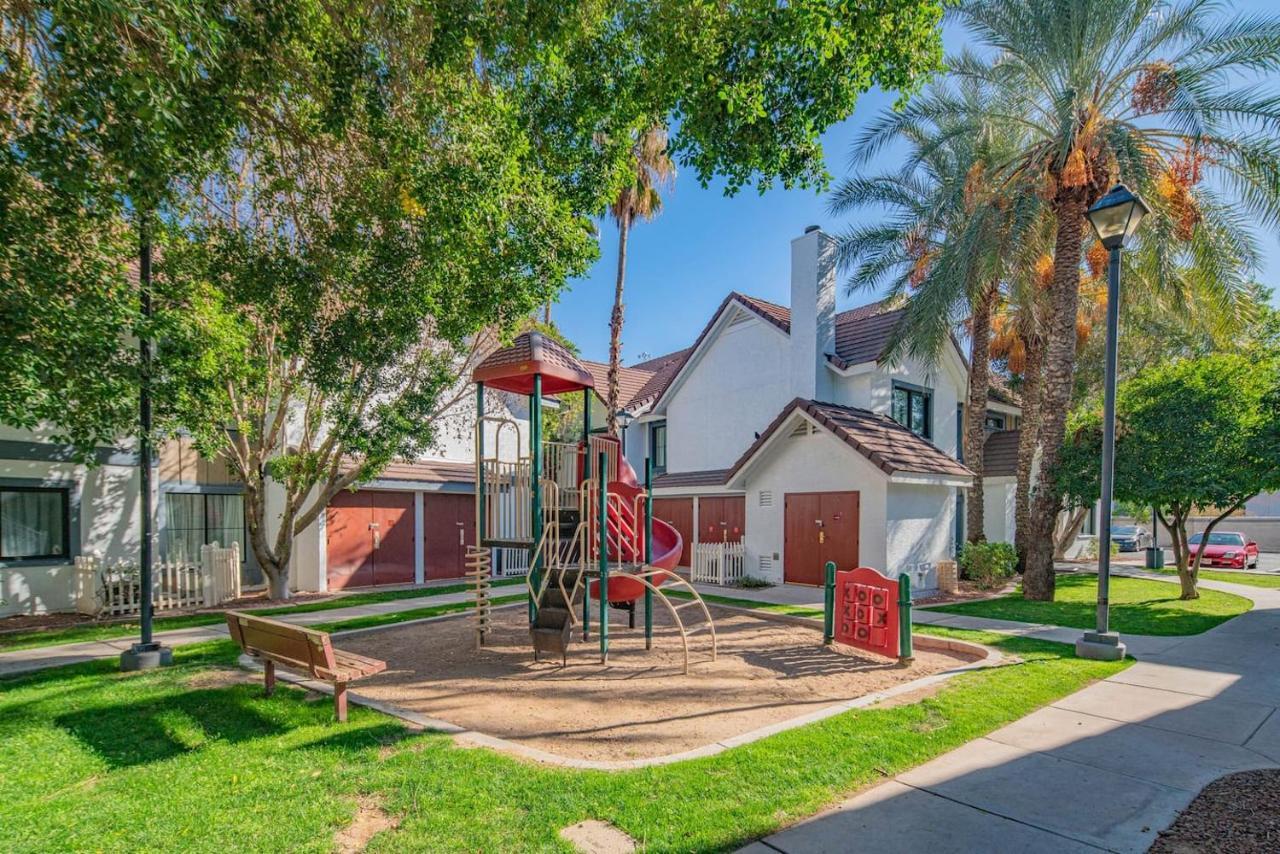 Metro Phx Downstairs Studio Sleeps 4 Ada Accessible 피닉스 외부 사진