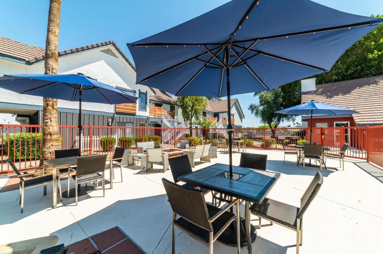 Metro Phx Downstairs Studio Sleeps 4 Ada Accessible 피닉스 외부 사진